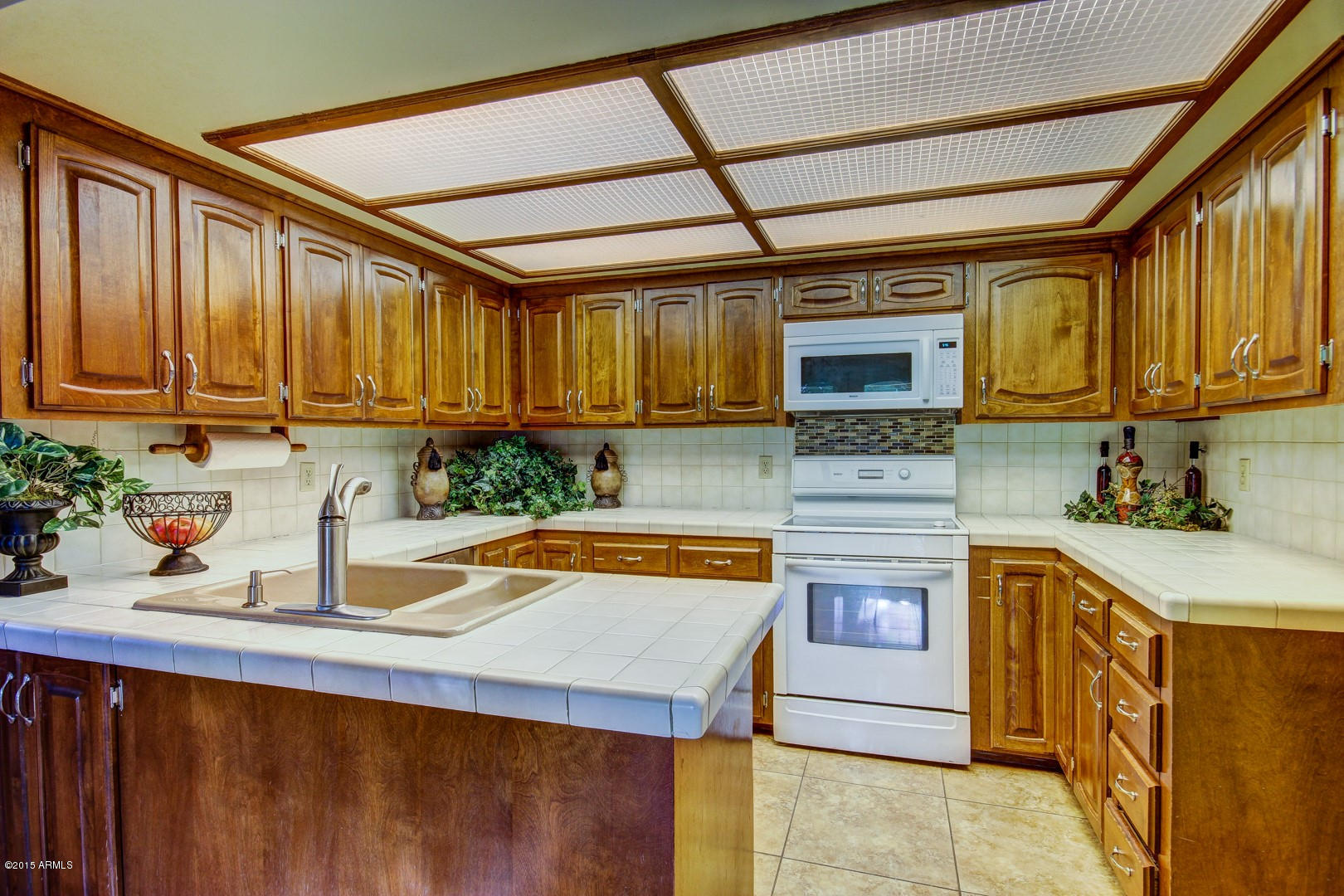 4535 East Palomino Road Phoenix, AZ 85018 - Photo 19 of 70 Cozy Chef's Kitchen