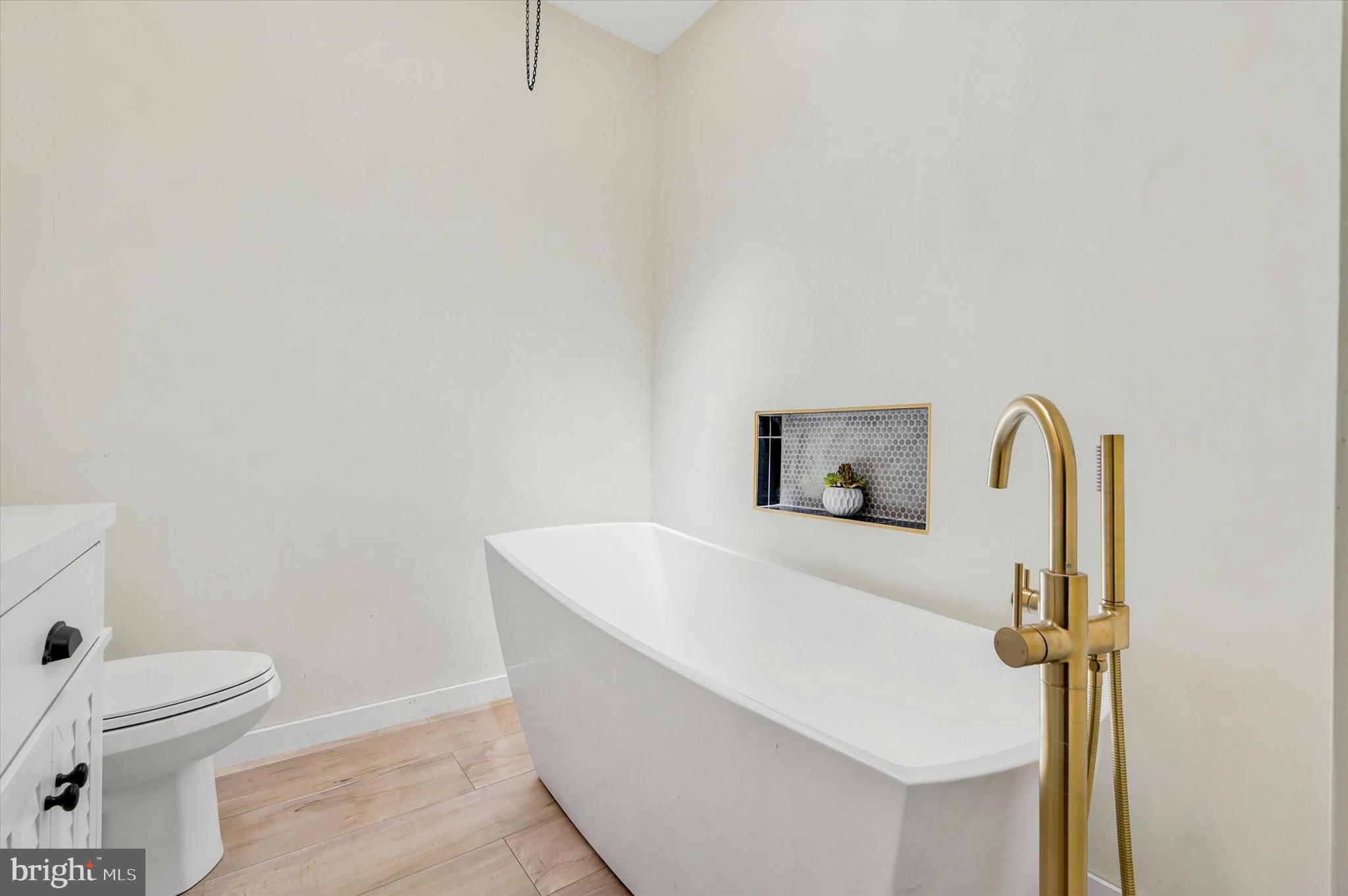 1445 North 60th Street Philadelphia, PA 19151 - Photo 16 of 29 MAIN BATHROOM