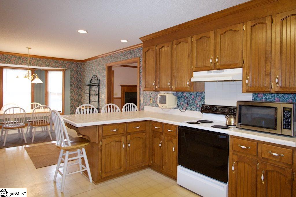 412 North Silver Ridge Drive Greer, SC 29651 - Photo 7 of 22