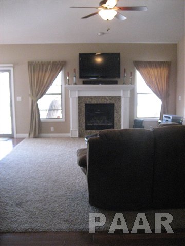 820 Debates Street Washington, IL 61571 - Photo 6 of 15 Gallery Image 6