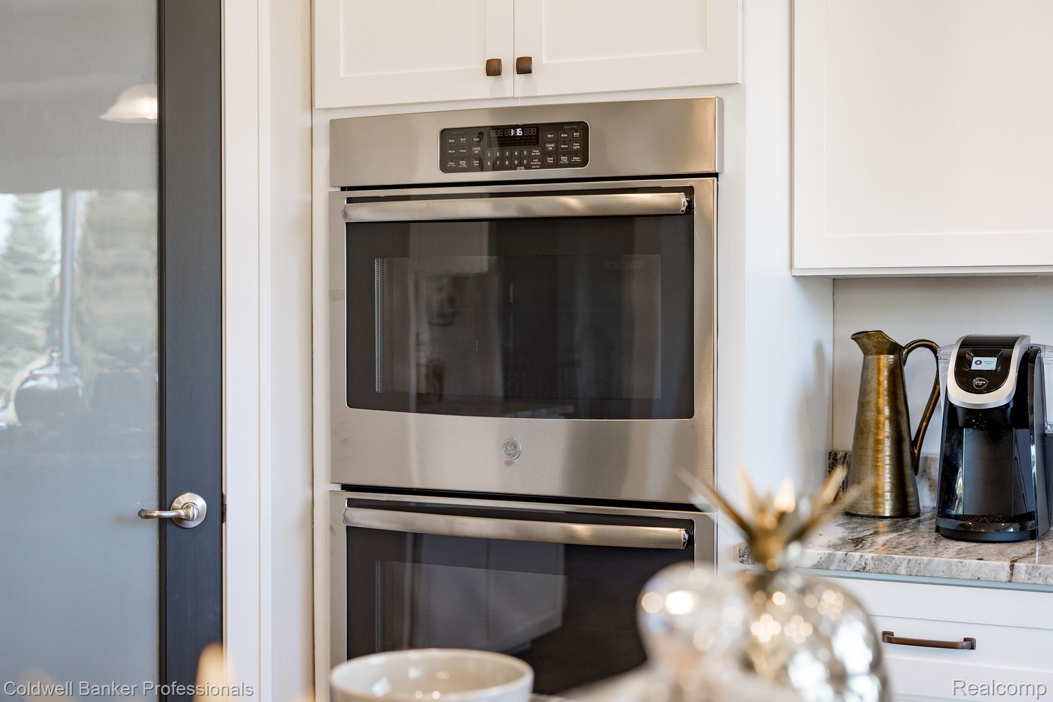 1085 Birkshire Ridge Rochester, MI 48307 - Photo 17 of 34 Double oven next to walk in pantry!