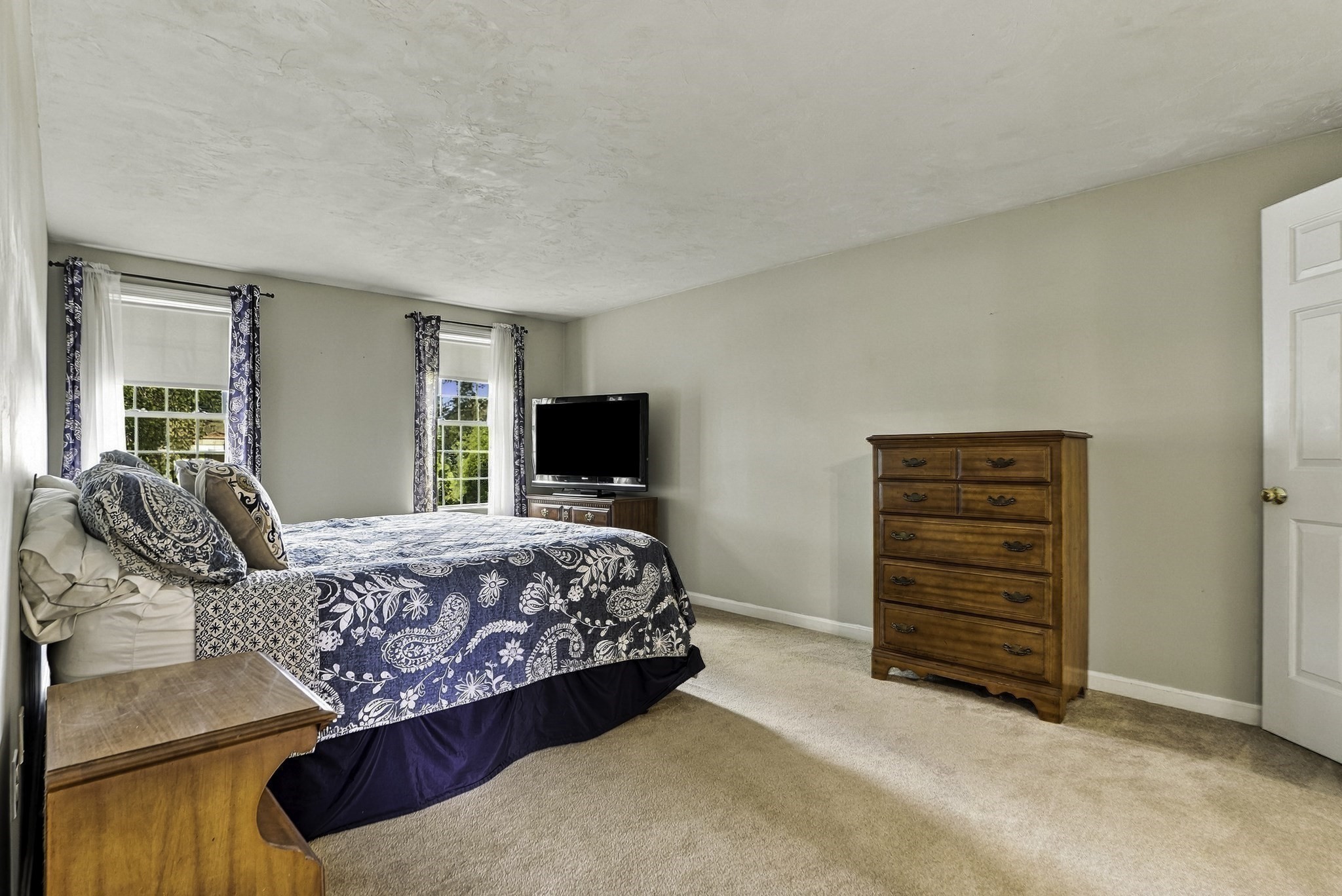 21 Lyons Road Dudley, MA 01571 - Photo 24 of 39 Gallery Image 24