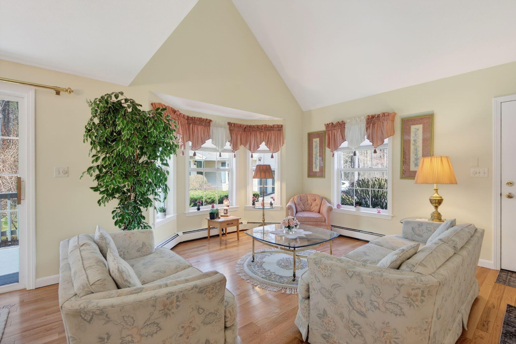22 Greenwich Way, Unit 40 Kennebunk, ME 04043 - Photo 4 of 26 22 Greenwich