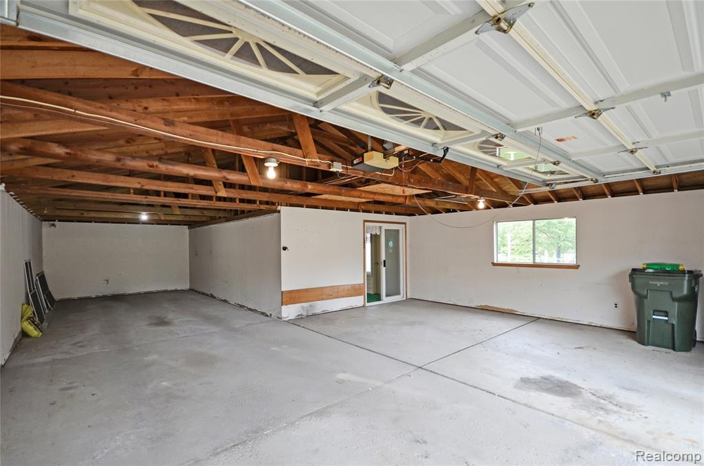 2103 Oakcrest Road Sterling Heights, MI 48310 - Photo 29 of 31