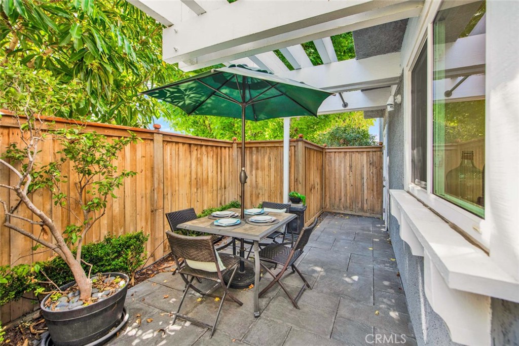 2569 Elden Avenue, Unit A1 Costa Mesa, CA 92627 - Photo 27 of 28 SIDE COURTYARD AREA STEPS AWAY FROM THE KITCHEN