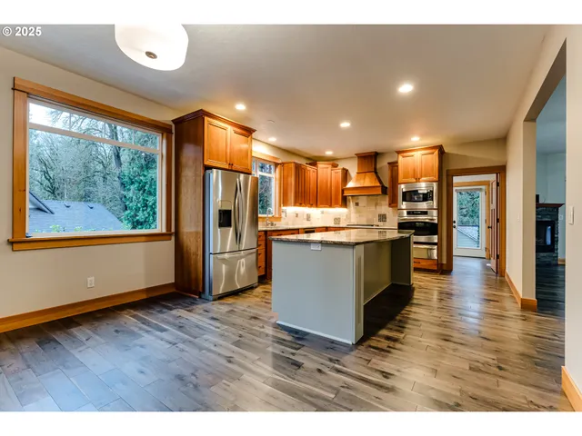 $995,000 | 41925 Deerhorn Road, Springfield, OR 97478