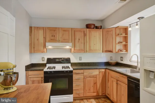 $347,000 | 28 Stone Ridge Court, Baltimore, MD 21239