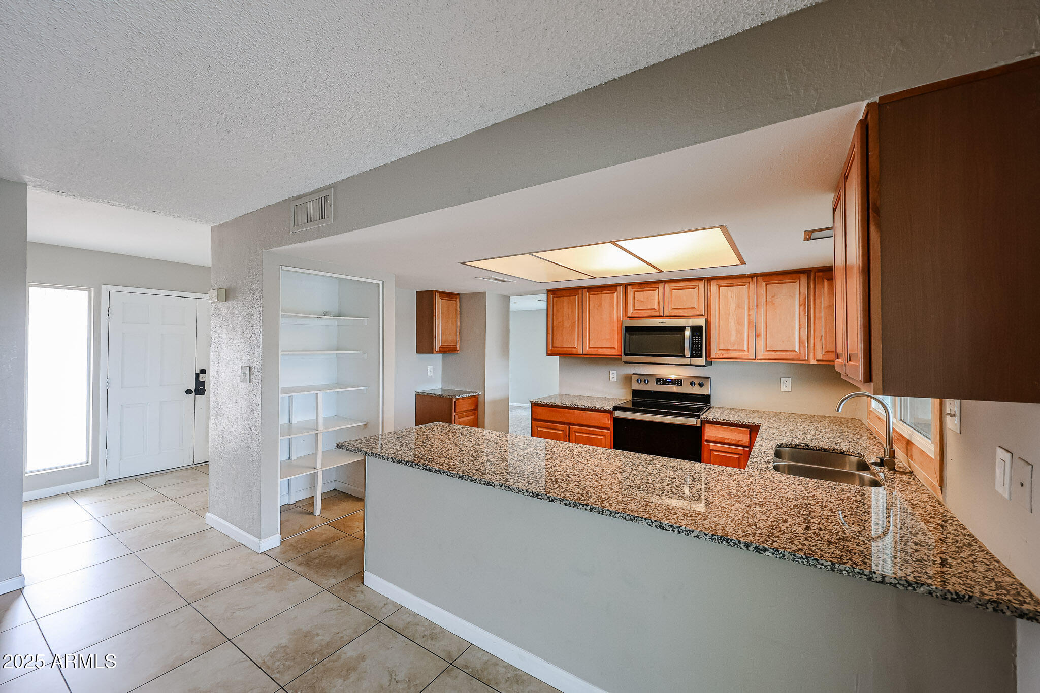 4635 West Libby Street Glendale, AZ 85308 - Photo 8 of 23 KITCHEN