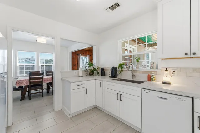 $370,000 | 4570 East Tulare Avenue, Fresno, CA 93702