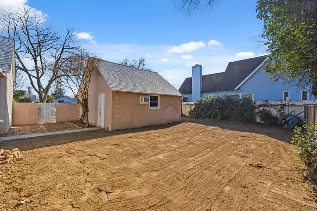 $370,000 | 4570 East Tulare Avenue, Fresno, CA 93702