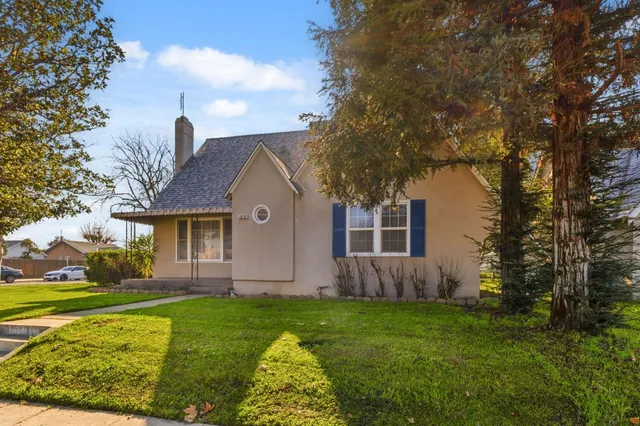 $370,000 | 4570 East Tulare Avenue, Fresno, CA 93702