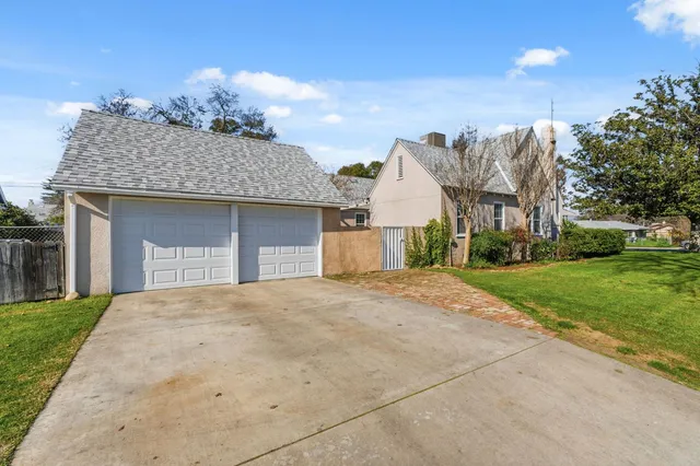 $370,000 | 4570 East Tulare Avenue, Fresno, CA 93702