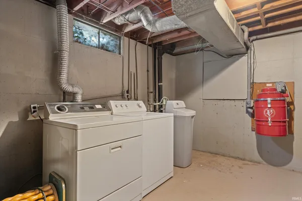 $285,000 | 1473 Cambridge Drive, South Bend, IN 46614