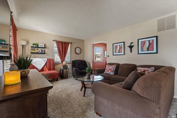 $285,000 | 1473 Cambridge Drive, South Bend, IN 46614