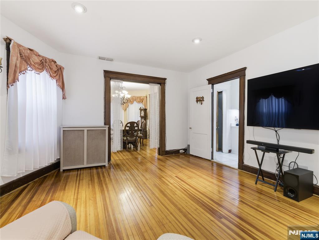 768 East 25th Street Paterson, NJ 07504 - Photo 4 of 26