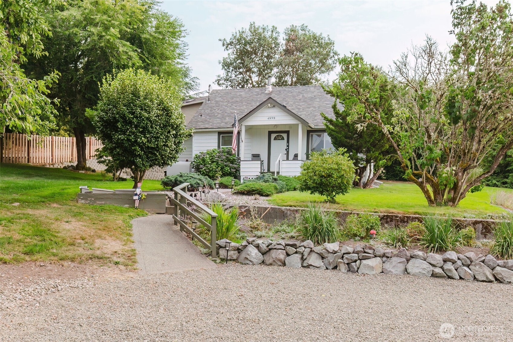 4898 East Collins Road Port Orchard, WA 98366 - Photo 1 of 37 Gallery Image 1