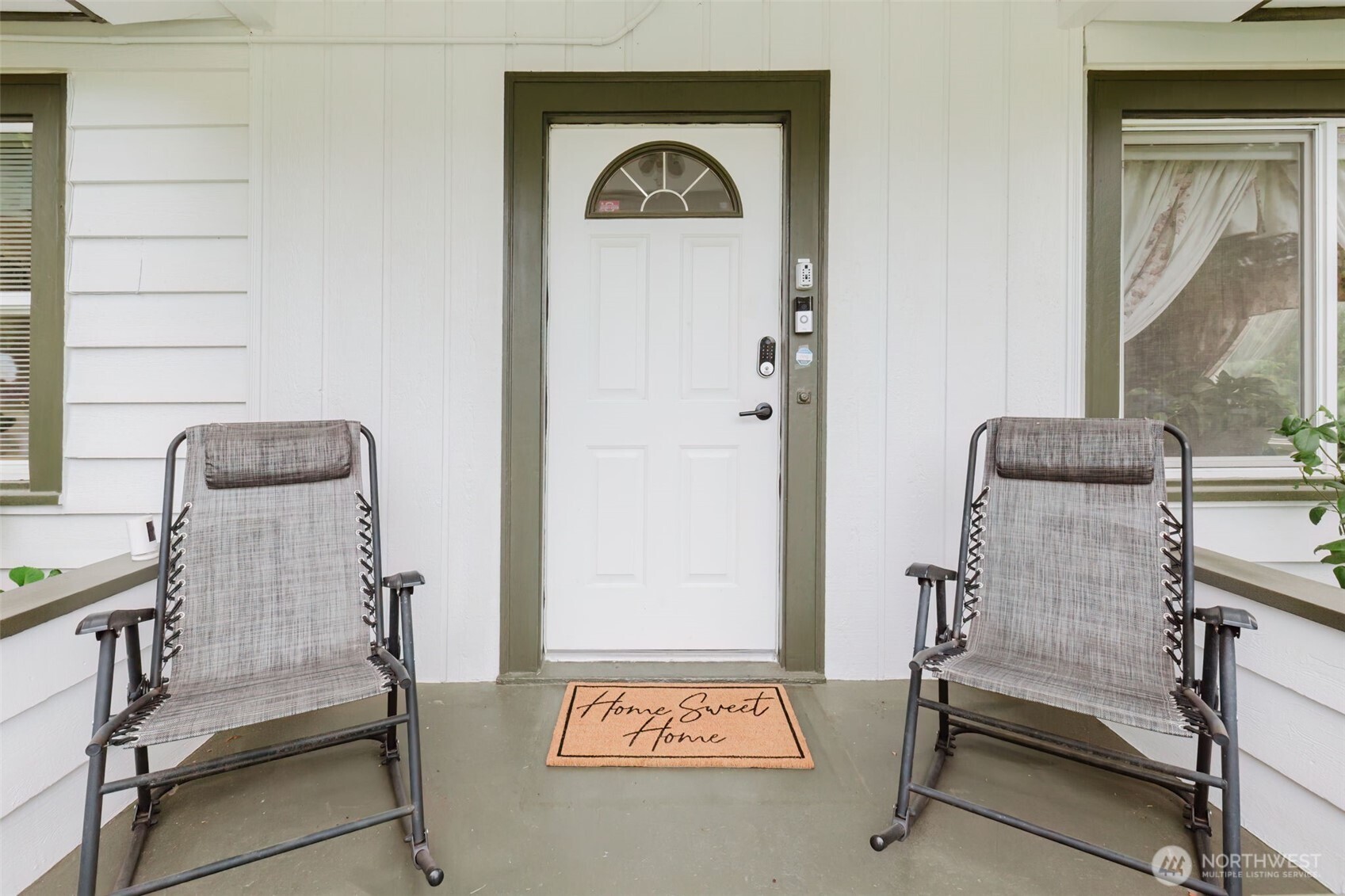 4898 East Collins Road Port Orchard, WA 98366 - Photo 5 of 37 Gallery Image 5