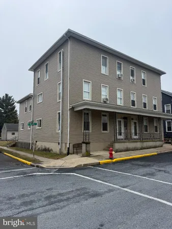 $1,350 | 100 South Park Street, Richland, PA 17087
