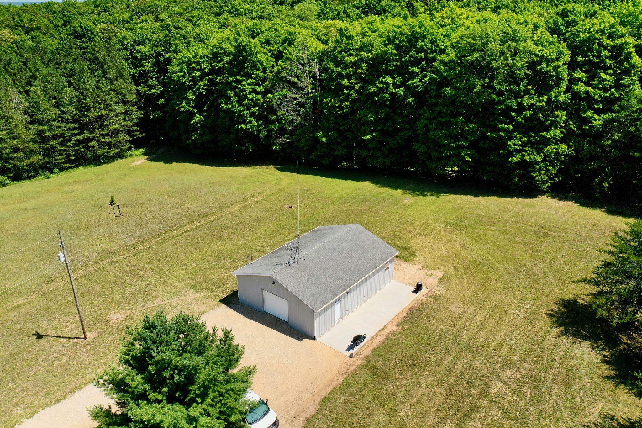3114 North 17 Road Mesick, MI 49668 - Photo 17 of 22 1902805-16.JPG