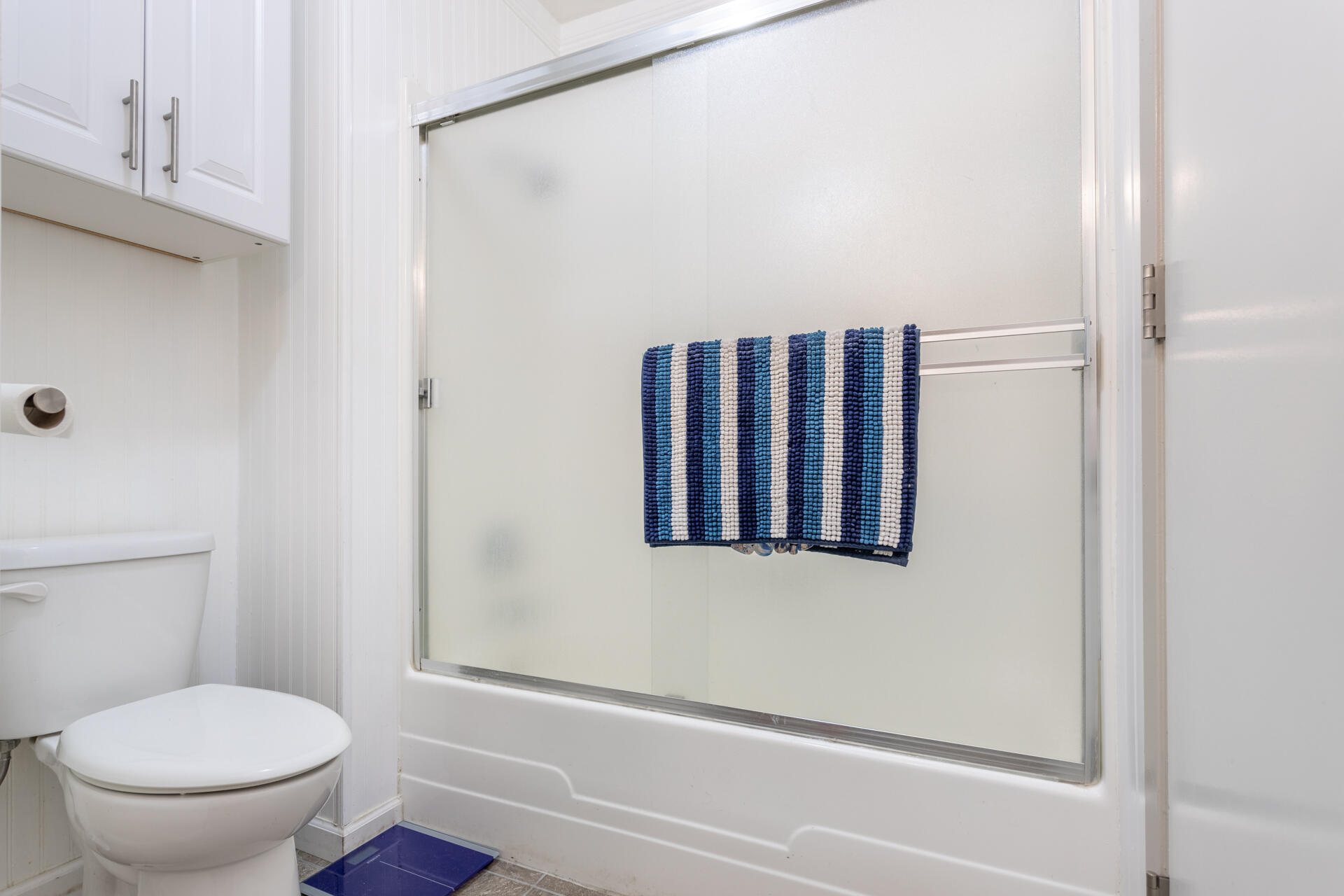 1274 Harpole Road Redding, CA 96002 - Photo 11 of 27 a bathroom with a toilet and a shower