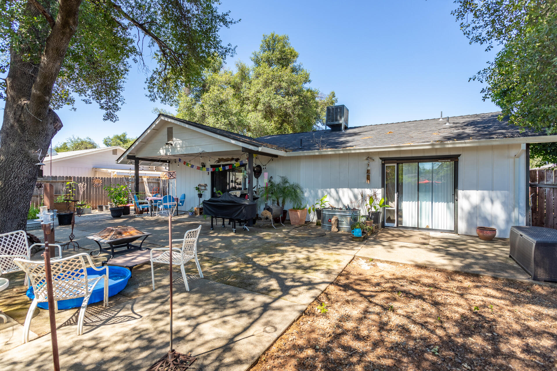 1274 Harpole Road Redding, CA 96002 - Photo 22 of 27 a front view of a house with sitting area