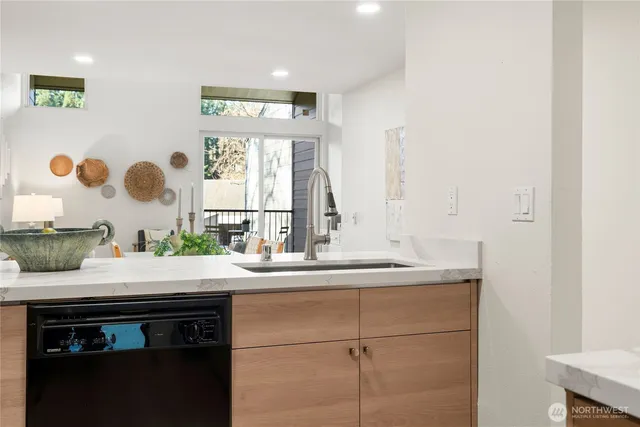 $545,000 | 6439 139th Avenue Northeast, Unit 19, Redmond, WA 98052