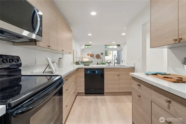 $545,000 | 6439 139th Avenue Northeast, Unit 19, Redmond, WA 98052