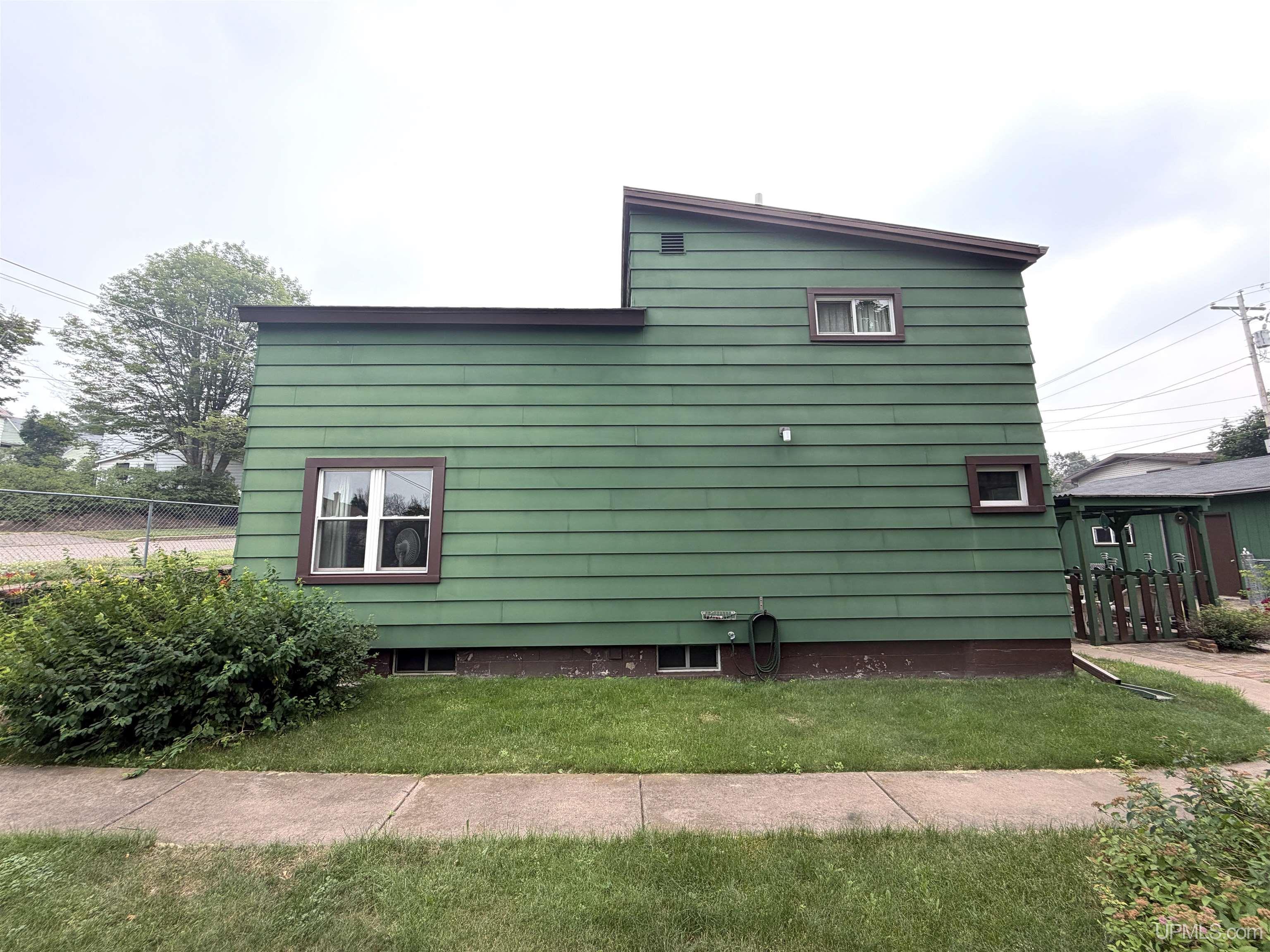 518 East Ridge Street Ishpeming, MI 49849 - Photo 22 of 47