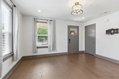 $2,500 | 1730 23rd Avenue North, Nashville, TN 37208