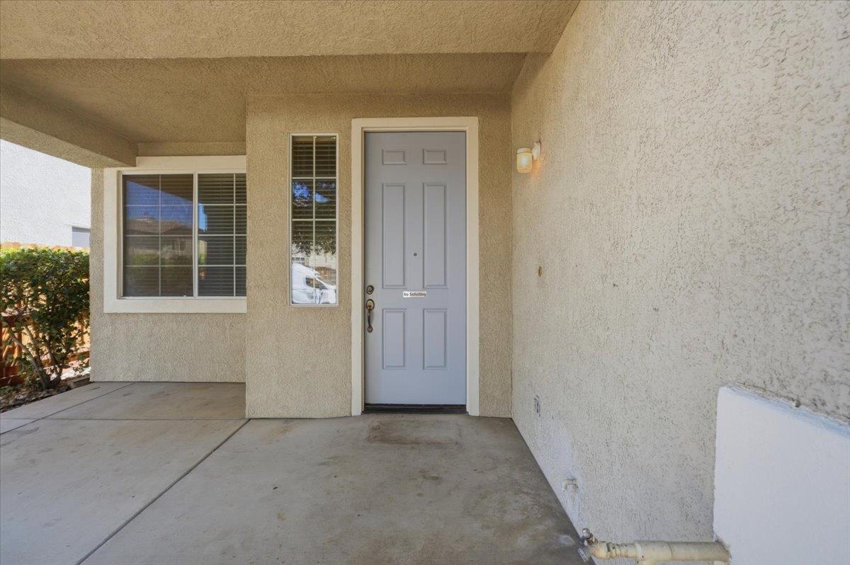 6820 Ranch House Way Citrus Heights, CA 95621 - Photo 3 of 34