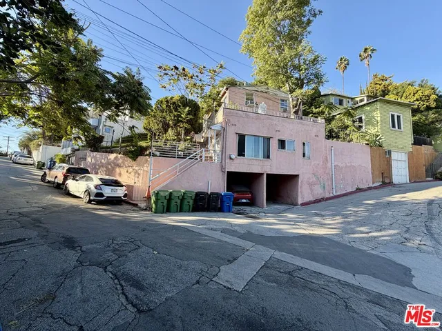 $1,350,000 | 3901 De Longpre Avenue, Los Angeles, CA 90027