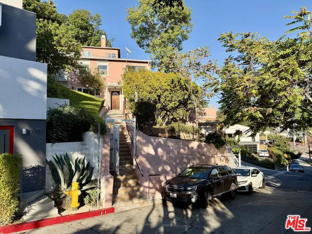$1,350,000 | 3901 De Longpre Avenue, Los Angeles, CA 90027