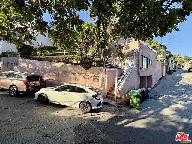 $1,350,000 | 3901 De Longpre Avenue, Los Angeles, CA 90027