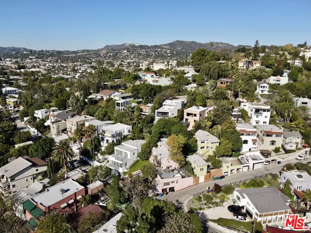 $1,350,000 | 3901 De Longpre Avenue, Los Angeles, CA 90027