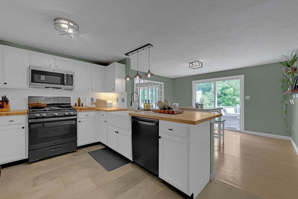 29 Cold Spring Drive, Unit D Sutton, MA 01590 - Photo 12 of 37 Gallery Image 12