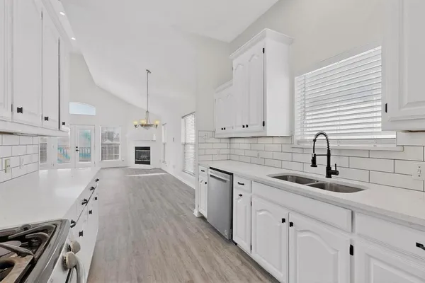 $515,000 | 714 Ashbrook Court, Euless, TX 76039