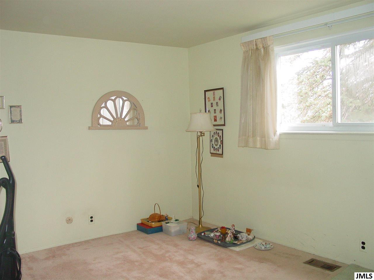 595 Christopher Road Jackson, MI 49203 - Photo 8 of 12 Photo 8