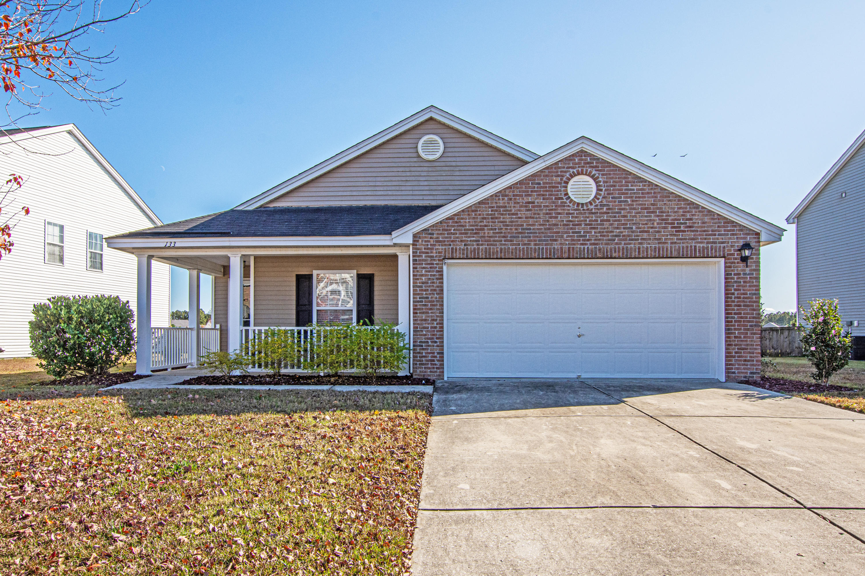 133 Decatur Drive Summerville, SC 29486 - Photo 1 of 38 0-11