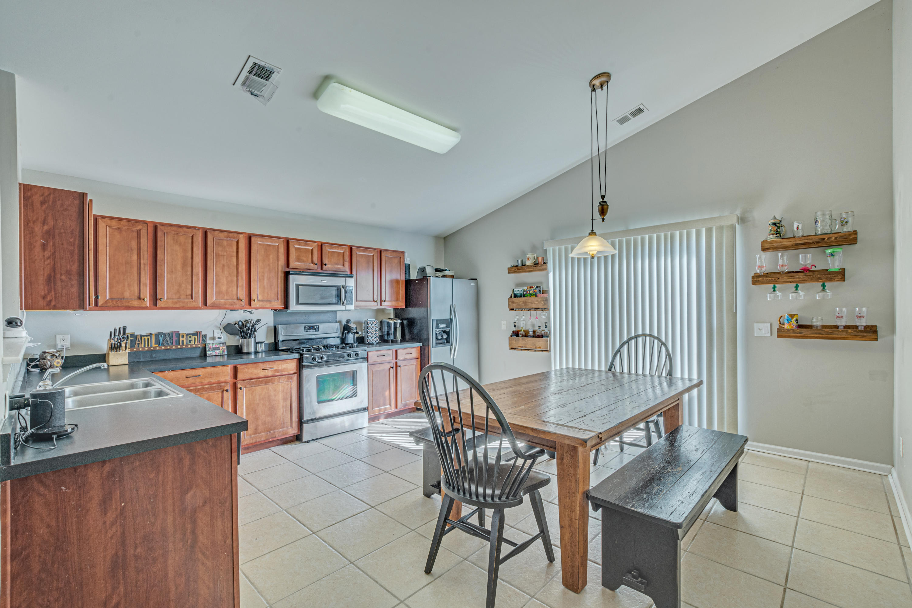 133 Decatur Drive Summerville, SC 29486 - Photo 12 of 38 11