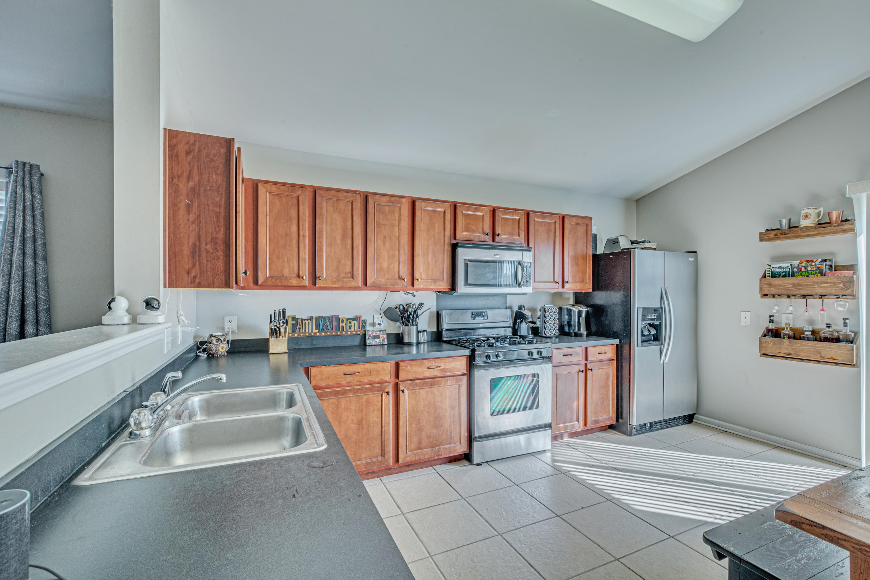 133 Decatur Drive Summerville, SC 29486 - Photo 14 of 38 12