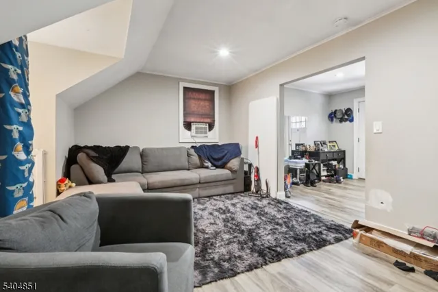 $575,000 | 32 3rd Street, Butler, NJ 07405