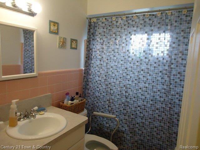 18003 Winsome Road Fraser, MI 48026 - Photo 5 of 25 DSC01506.JPG