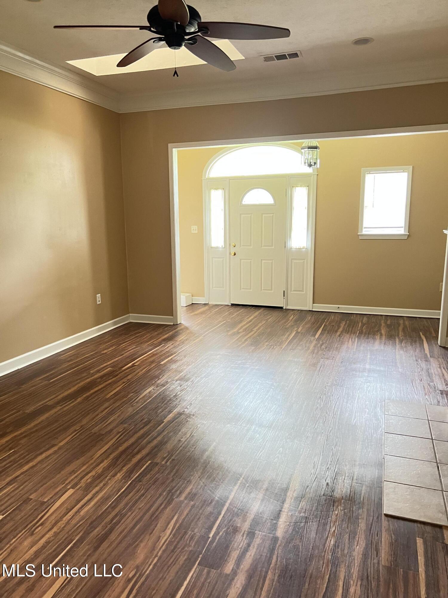 Living Room w/ Foyer