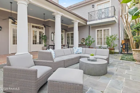 $1,295,000 | 136 Adair Lane, Lafayette, LA 70508