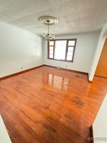 $2,000 | 1394 Walden Terrace, Cheektowaga, NY 14211