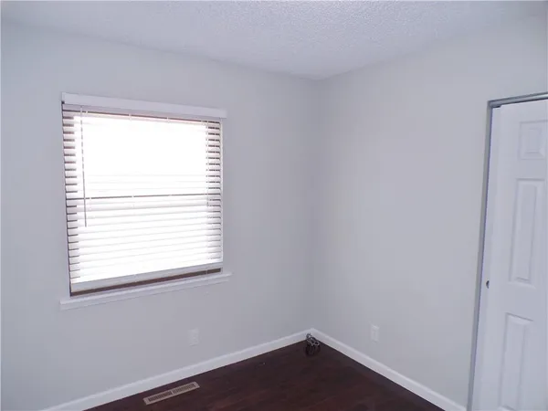 $144,900 | 1010 2800th Street, La Harpe, KS 66751