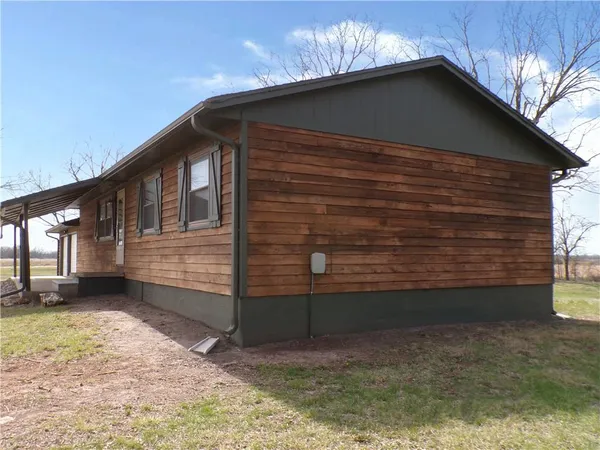 $144,900 | 1010 2800th Street, La Harpe, KS 66751