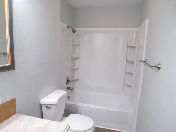 $144,900 | 1010 2800th Street, La Harpe, KS 66751
