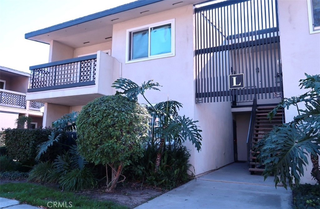 12200 Montecito Road, Unit L208 Seal Beach, CA 90740 - Photo 1 of 25