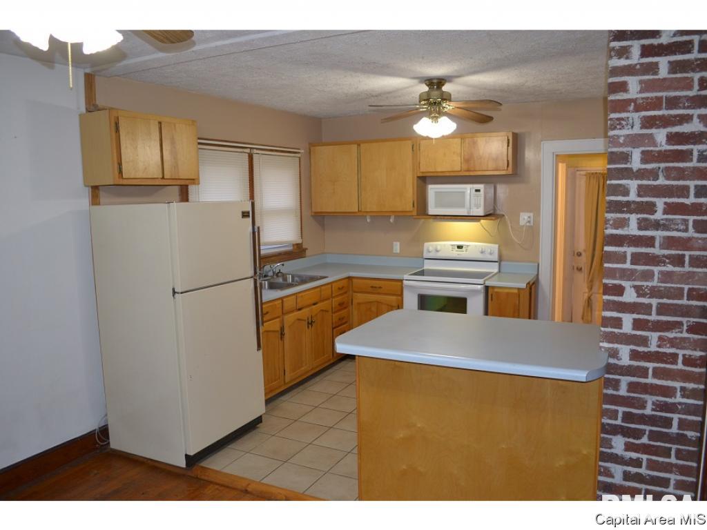 2189 Strawn Crossing Road Jacksonville, IL 62650 - Photo 11 of 24